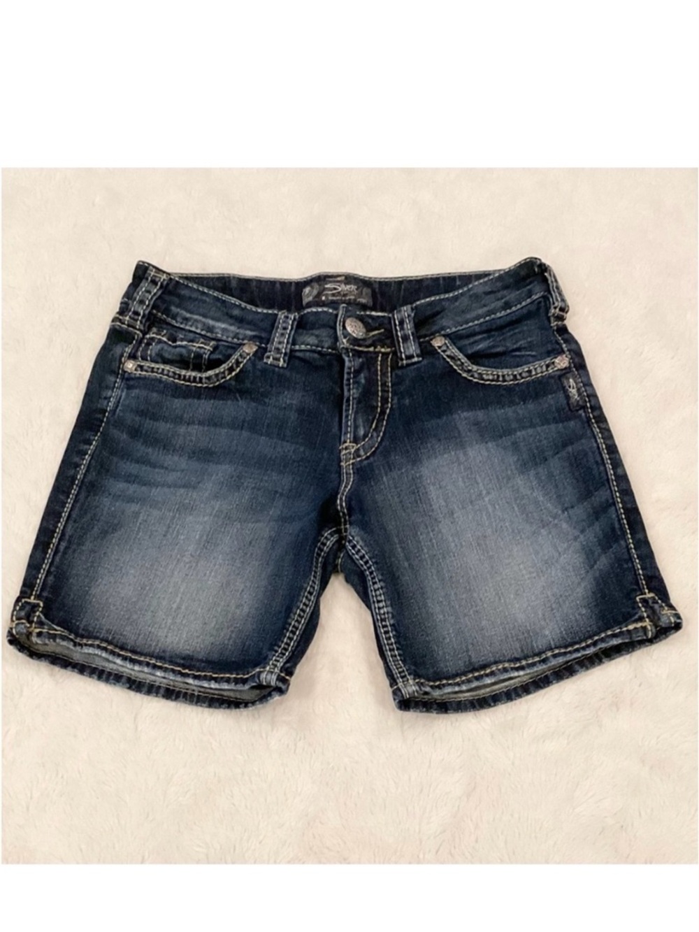 Silver Jeans 27 (US 4) Suki Denim Jeans Shorts Women’s Bermuda Stretch